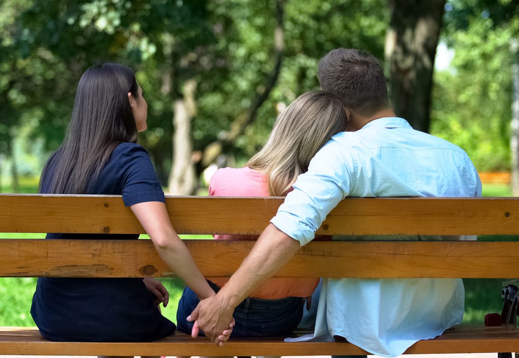 Polyamorous Love | A Guide To Polyamorous Relationships – RoxySexToys